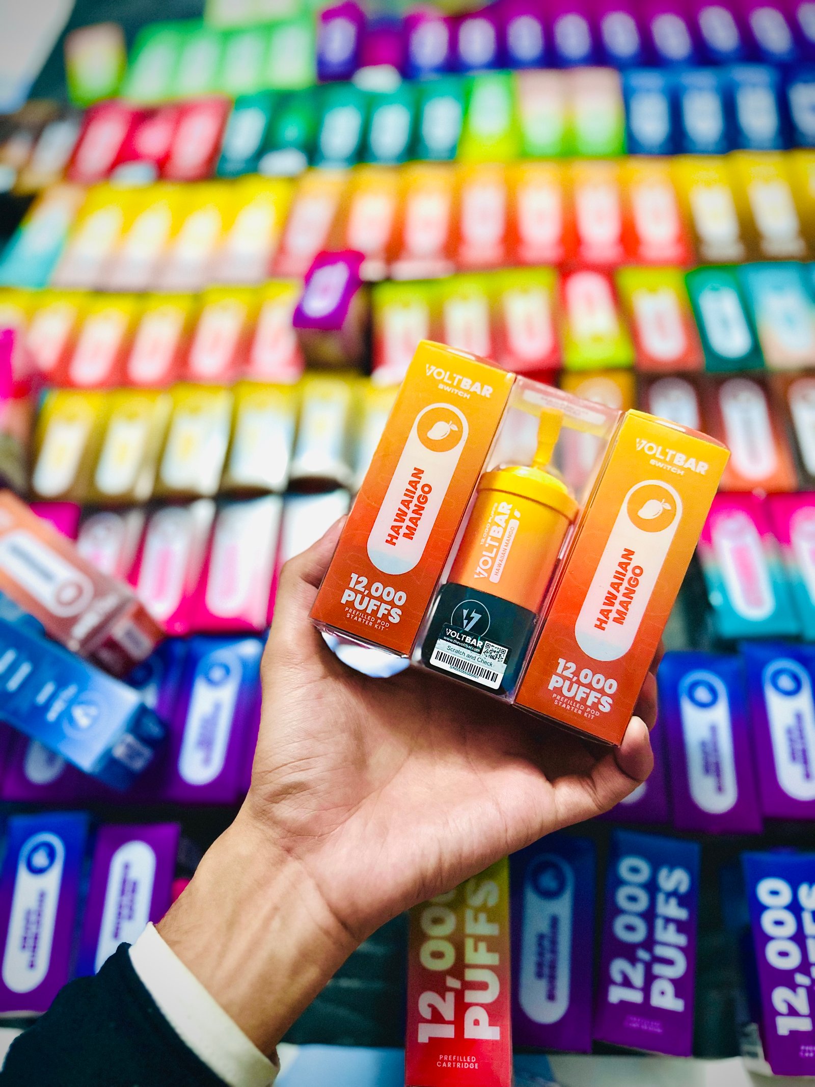 VOLTBAR SWITCH 12,000 PUFFS FULL KIT HAWAIIAN MANGO