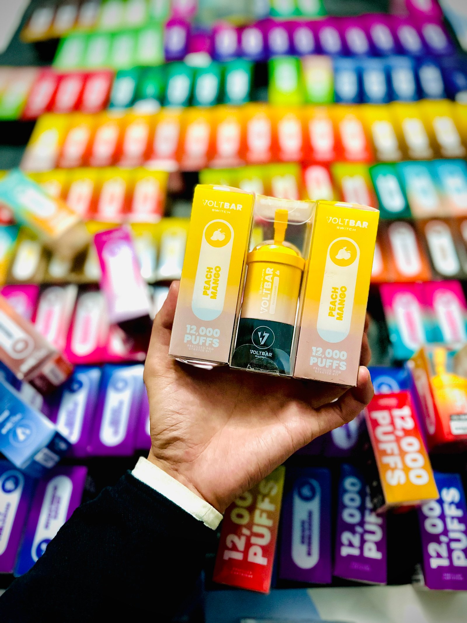 VOLTBAR SWITCH 12,000 PUFFS FULL KIT PEACH MANGO